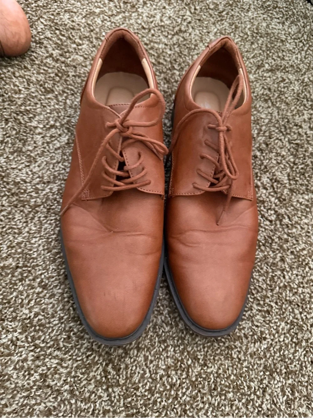 Men's Classic Brown Leather Lace-Up Dress Shoes